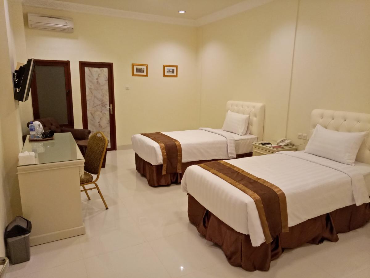 Grand Town Hotel Mandai Makassar Exterior photo