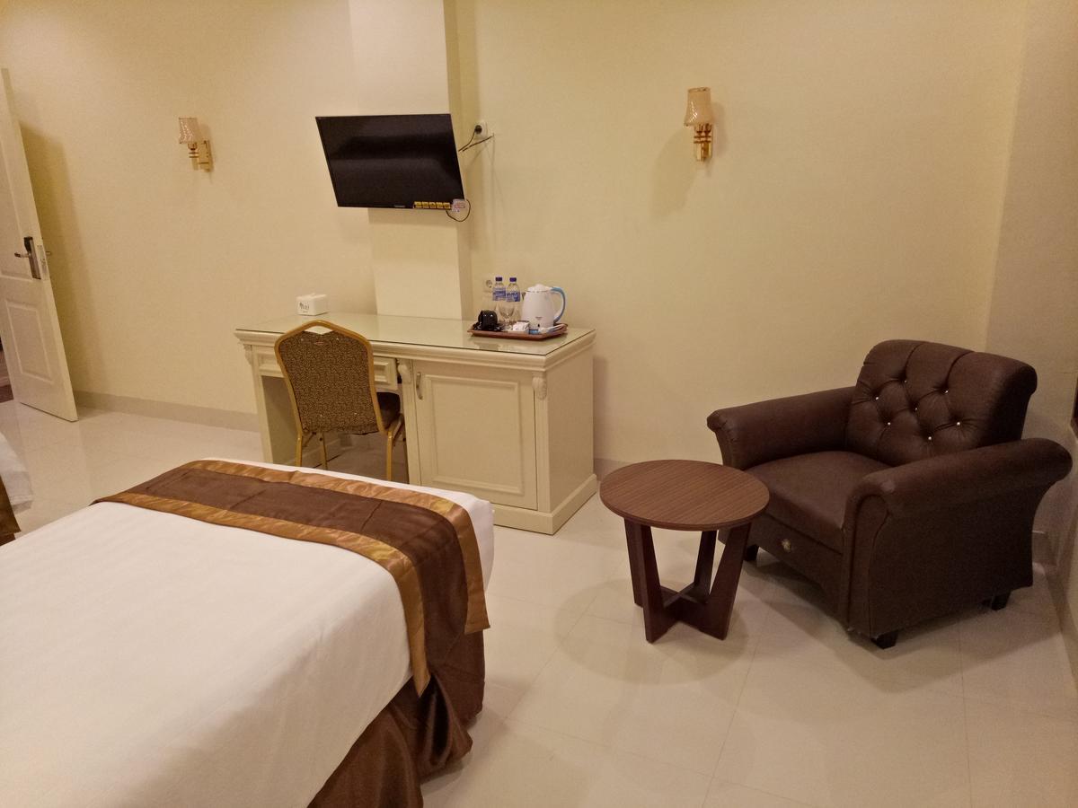 Grand Town Hotel Mandai Makassar Exterior photo