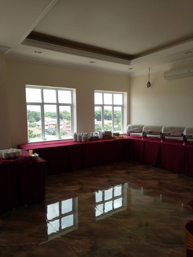 Grand Town Hotel Mandai Makassar Exterior photo